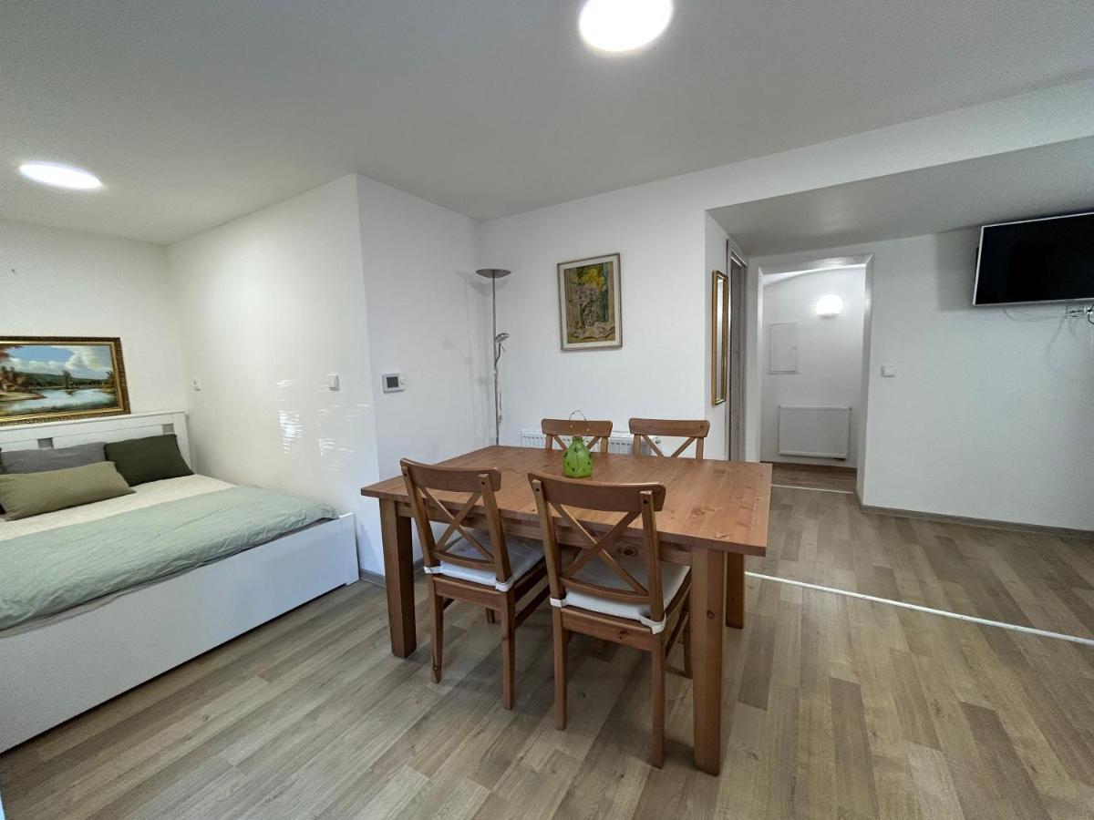 Stromoradni 17 Břeclav Exterior foto