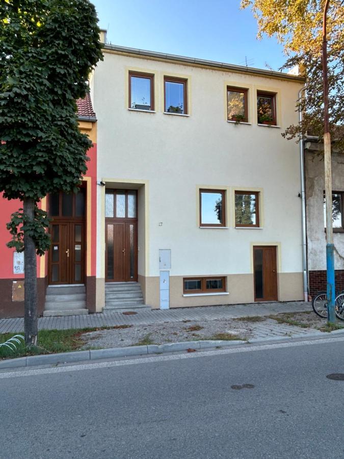 Stromoradni 17 Břeclav Exterior foto